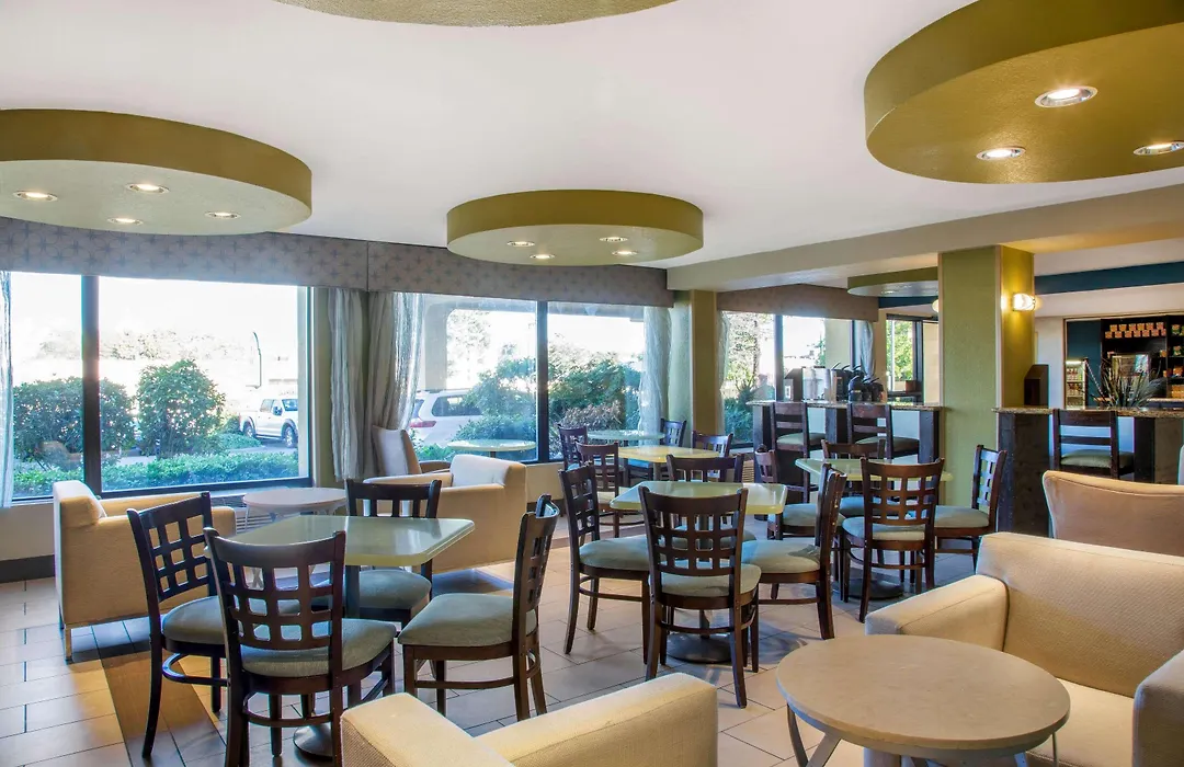Oakland Airport Arena Hotel-1