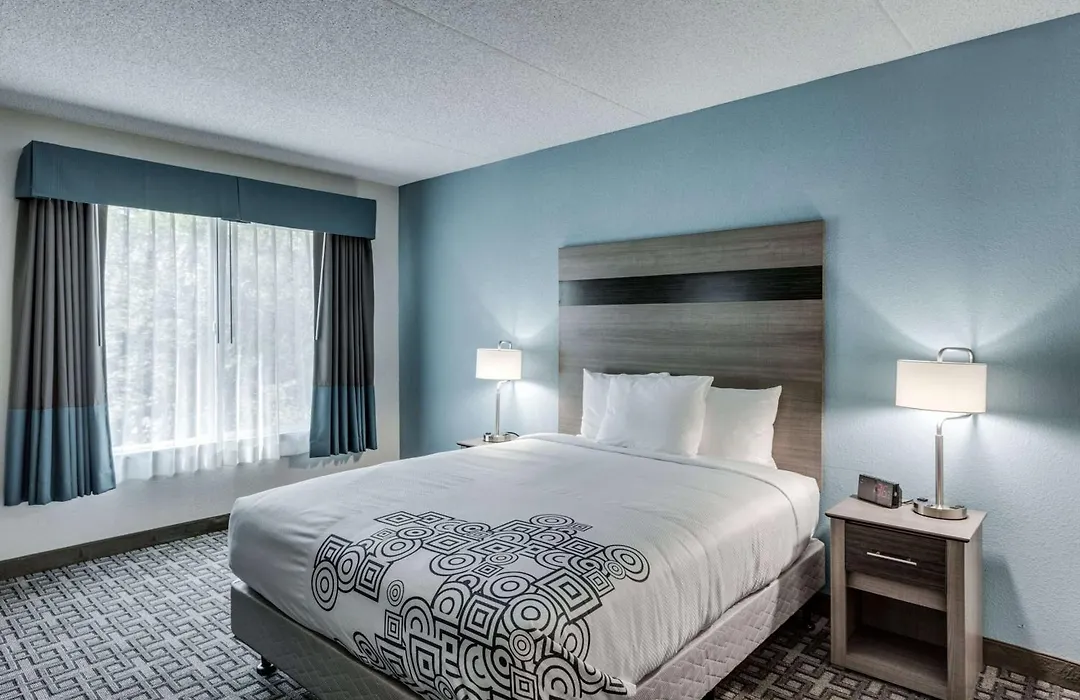 Days Inn & Suites By Wyndham Spokane-1