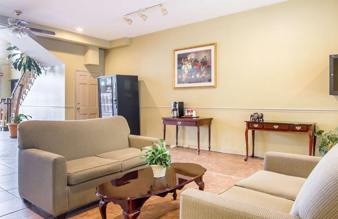 Econo Lodge Birmingham - Hoover-1