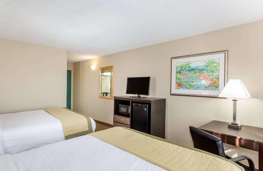 Baymont Inn & Suites By Wyndham Fort Myers I-75-1