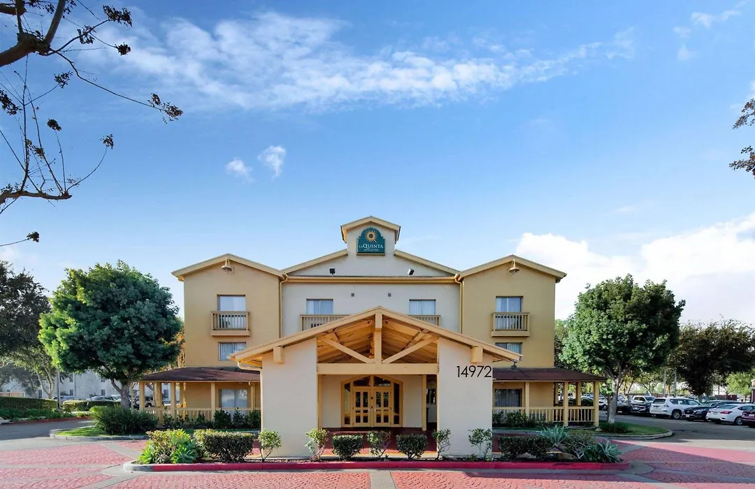 La Quinta Inn & Suites By Wyndham Irvine Spectrum-1