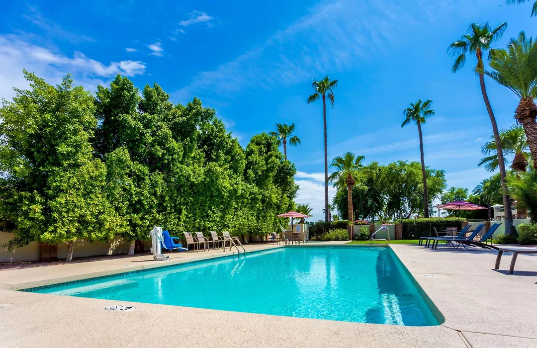 Howard Johnson By Wyndham Scottsdale Old Town-1