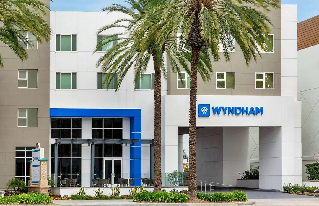 Wyndham Anaheim-1