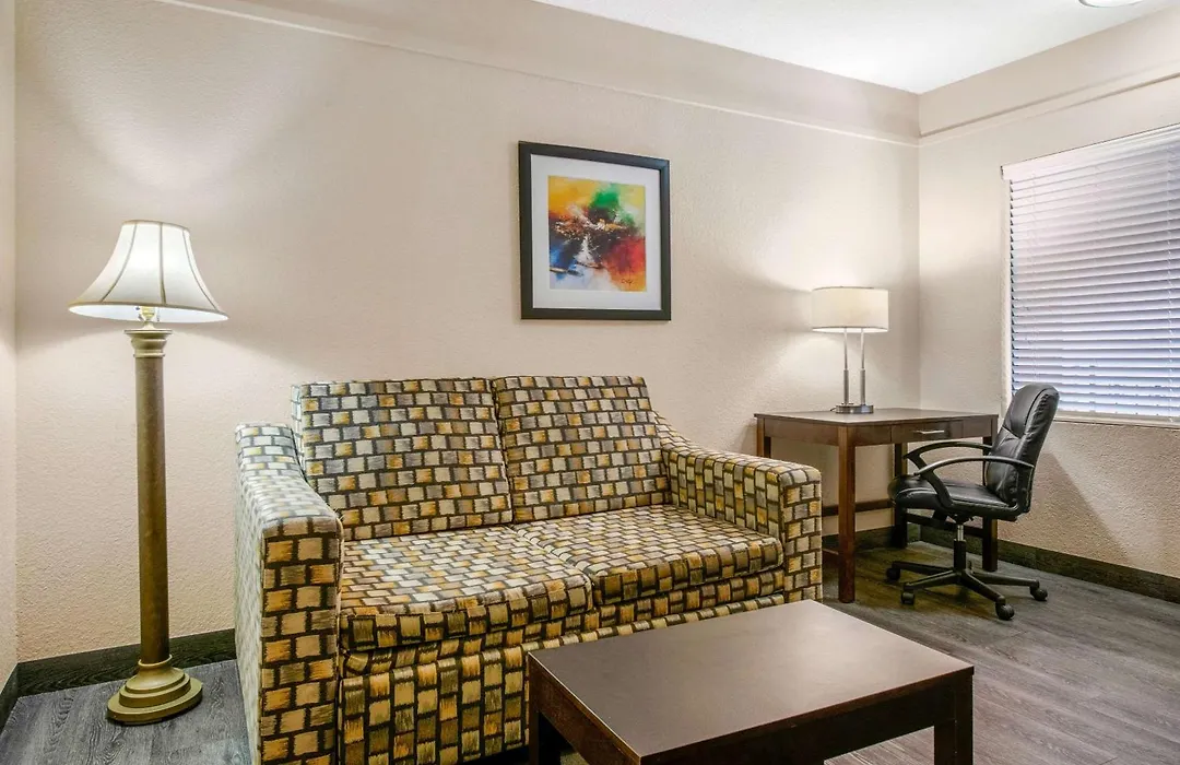 Quality Inn & Suites Jacksonville-Baymeadows-1