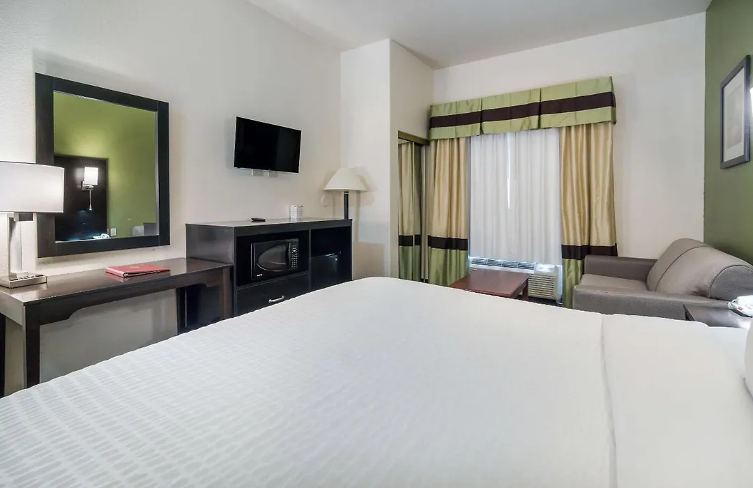 Clarion Inn & Suites Weatherford South-1