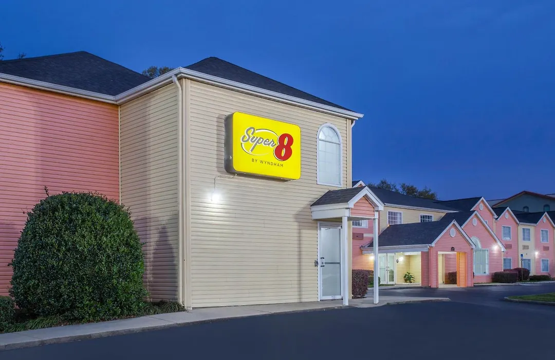Super 8 By Wyndham Pensacola-1