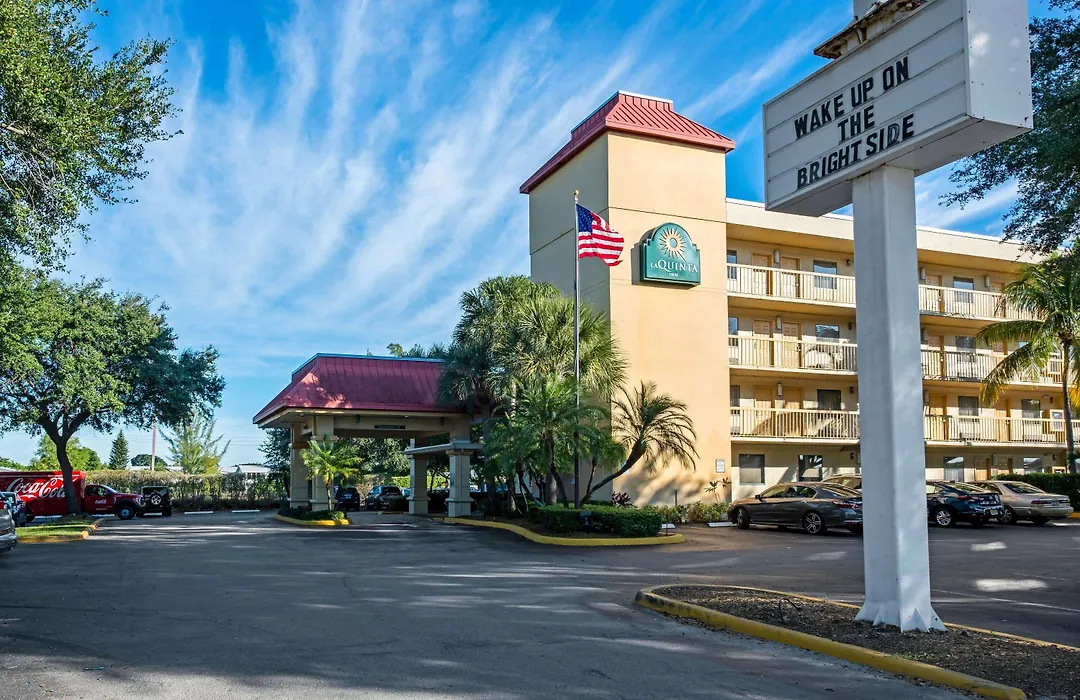 La Quinta Inn By Wyndham West Palm Beach - Florida Turnpike-1
