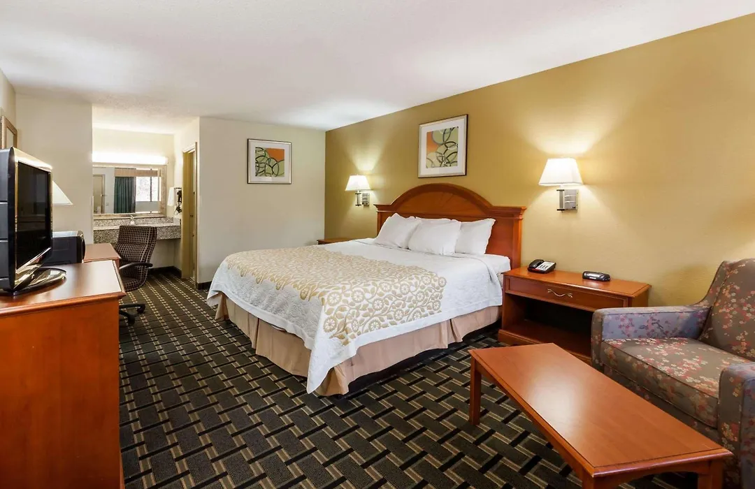 Days Inn By Wyndham Kent - Akron-1