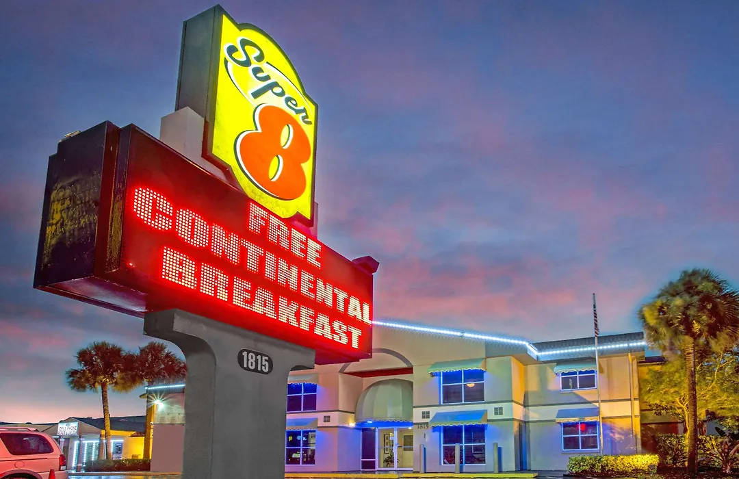Super 8 By Wyndham Kissimmee-1