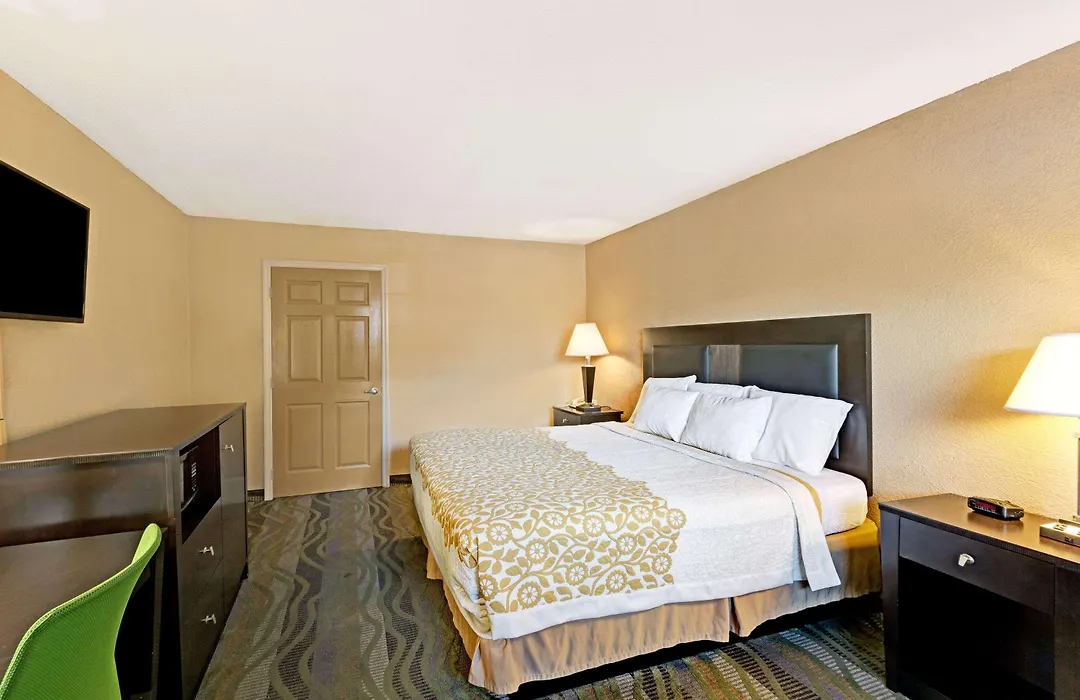 Days Inn By Wyndham Cherokee Near Casino-1