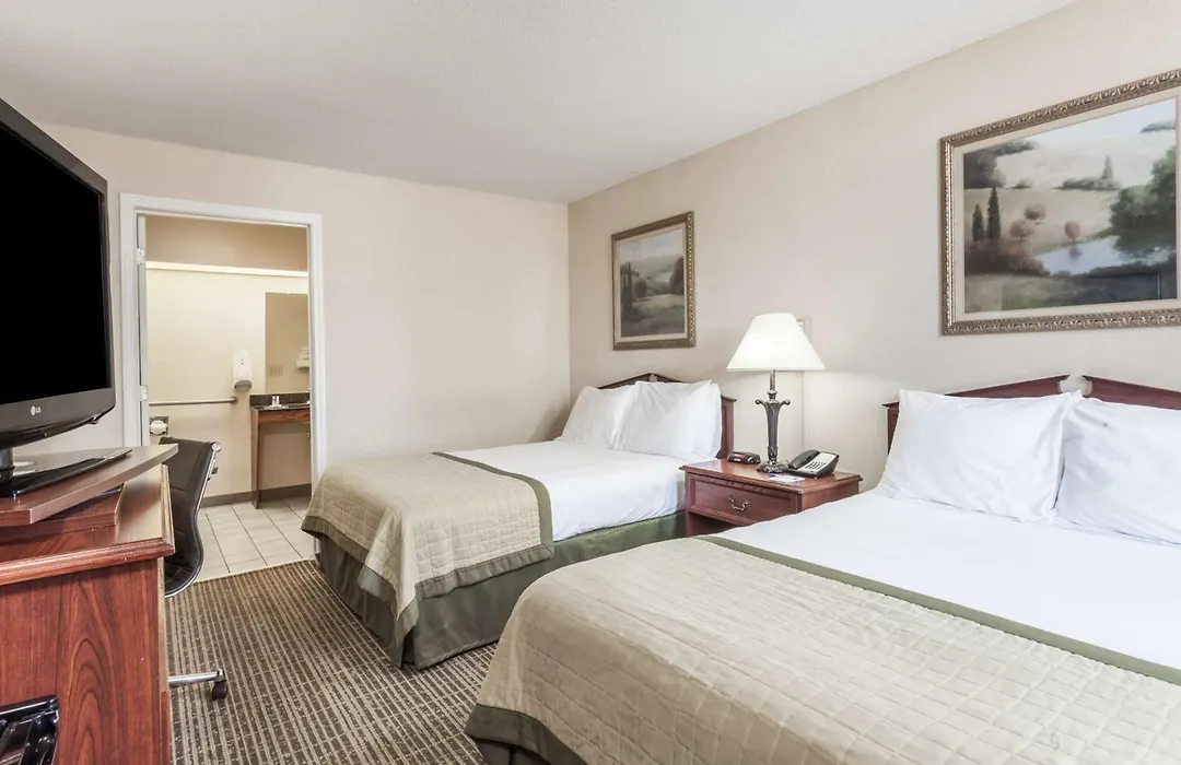 Baymont By Wyndham Hickory-1