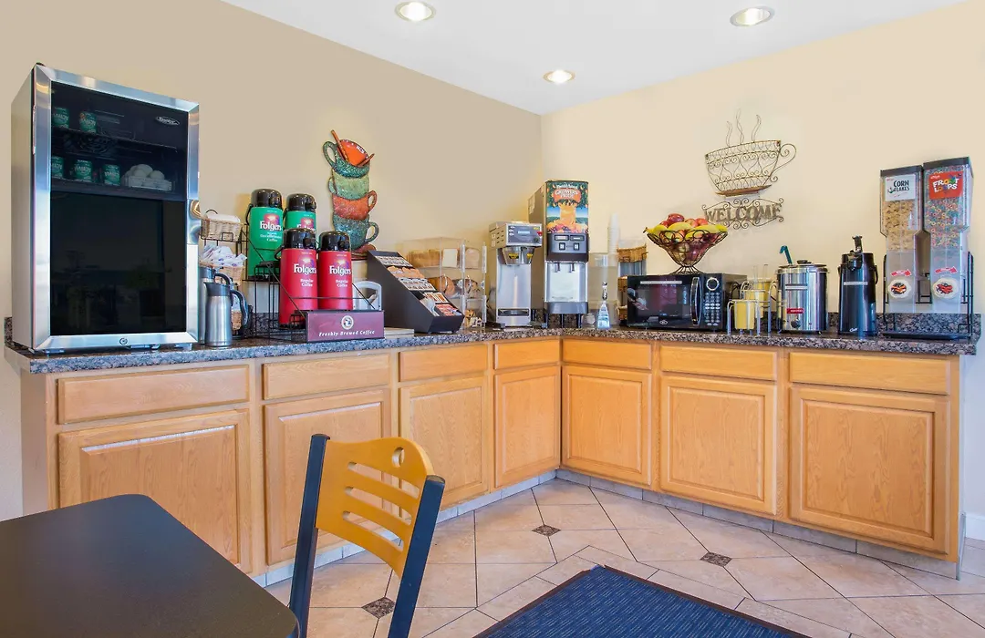 Days Inn By Wyndham Modesto-1