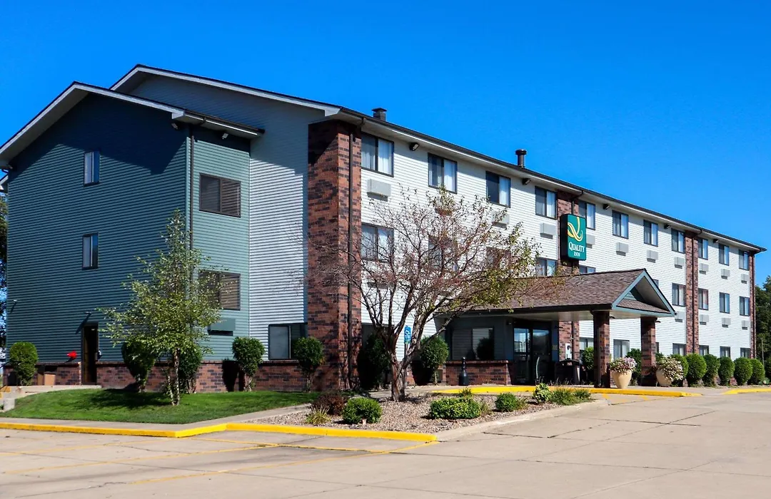 Quality Inn & Suites Bloomington I-55 And I-74-1