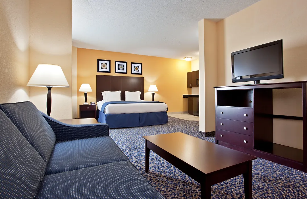 Holiday Inn Express & Suites Akron Regional Airport Area By Ihg-1