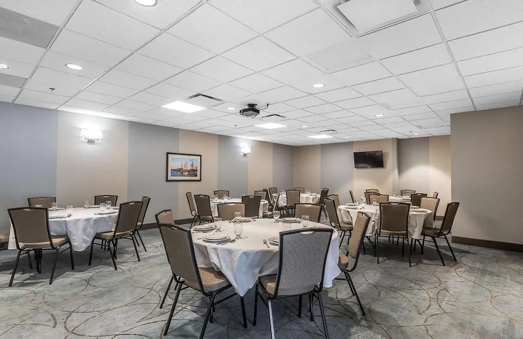 Comfort Inn Bay City - Riverfront-1