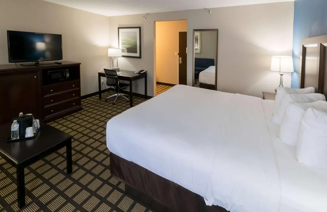 Baymont By Wyndham Detroit Airport/Romulus-1