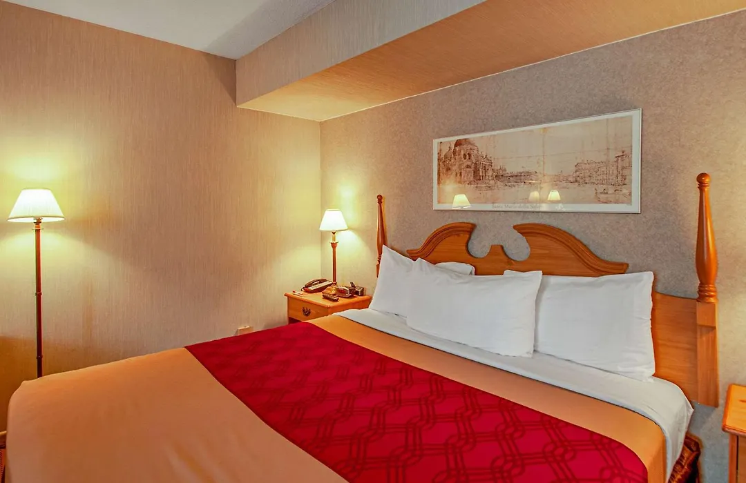 Econo Lodge Metro-1