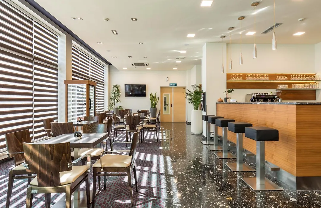 Hotel Mondo-1