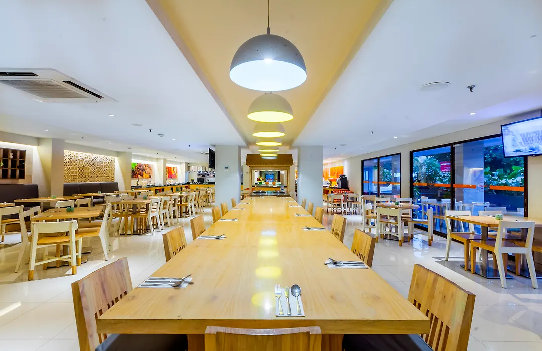 Harris Hotel Seminyak-1