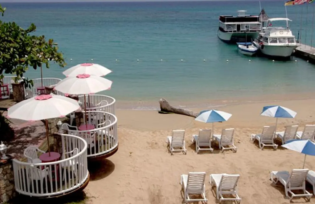 Shaw Park Beach Hotel & Spa-1