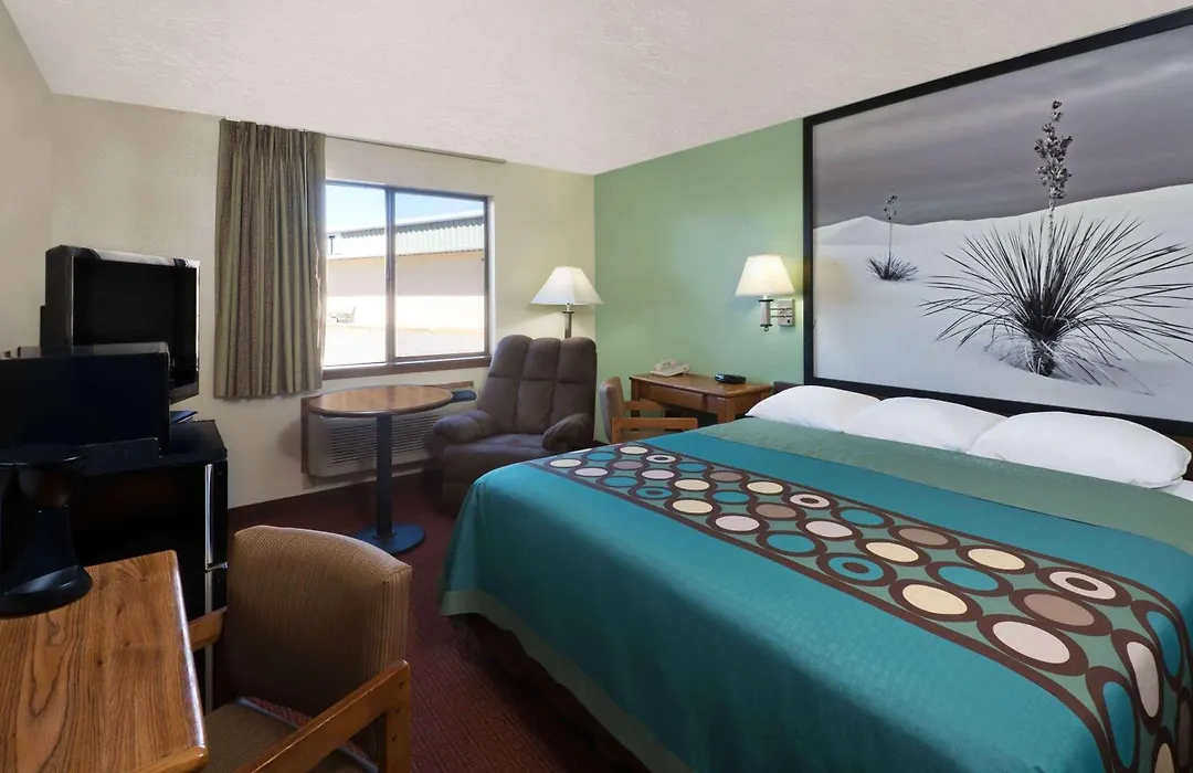 Super 8 By Wyndham Alamogordo - White Sands-1