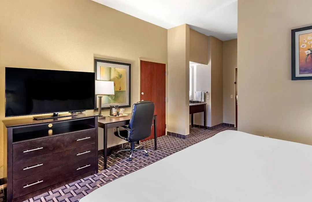 Comfort Suites Clovis North-1