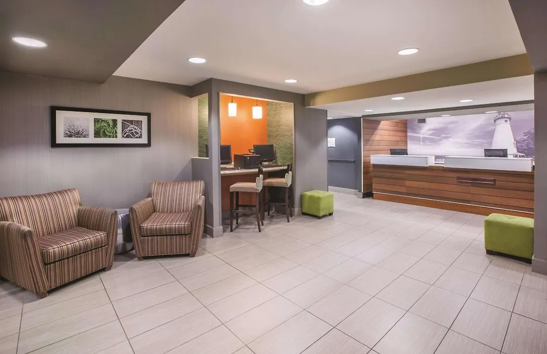 La Quinta By Wyndham Erie-1