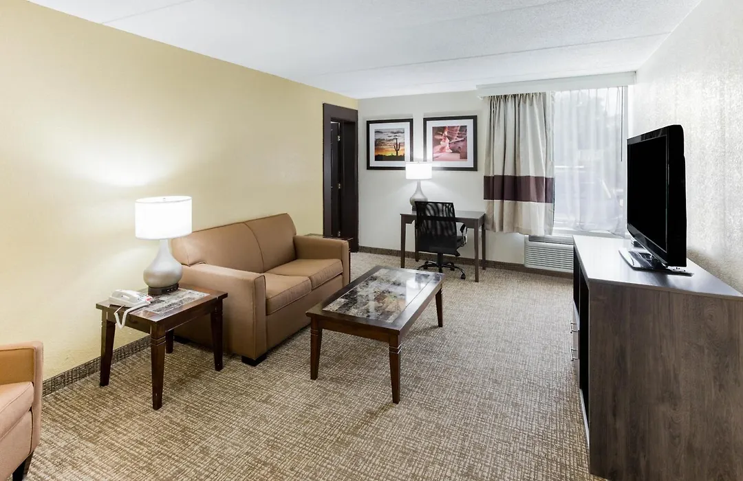 Quality Inn & Suites Plattsburgh-1
