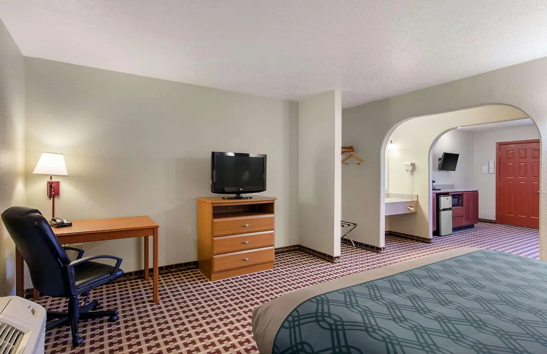 Econo Lodge Inn & Suites Socorro-1