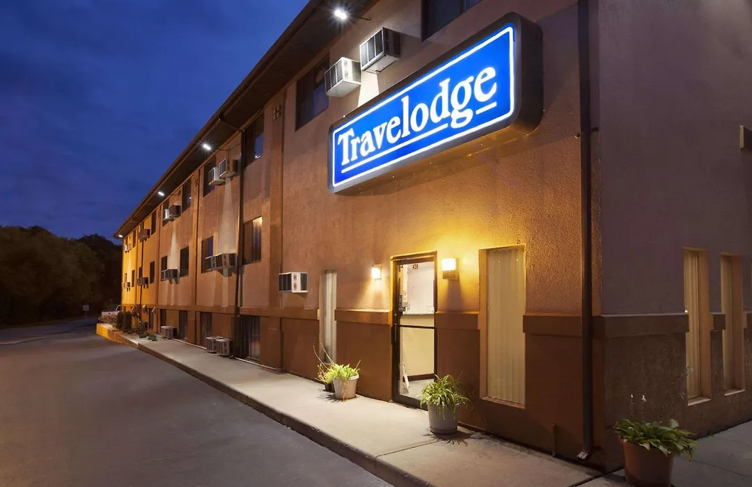 Travelodge By Wyndham La Porte/Michigan City Area-1