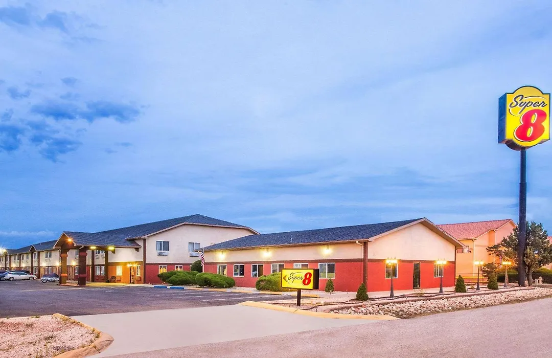 Super 8 By Wyndham Grants-1