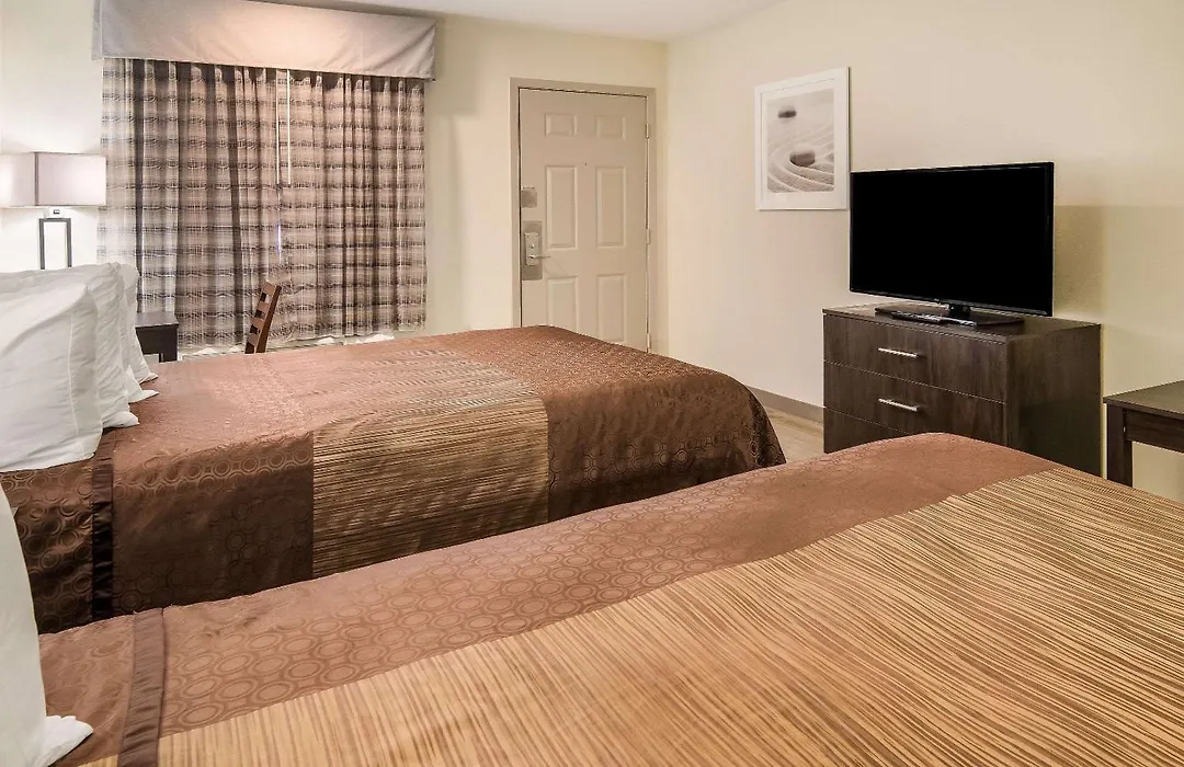 Quality Inn & Suites Dallas-Cityplace-1