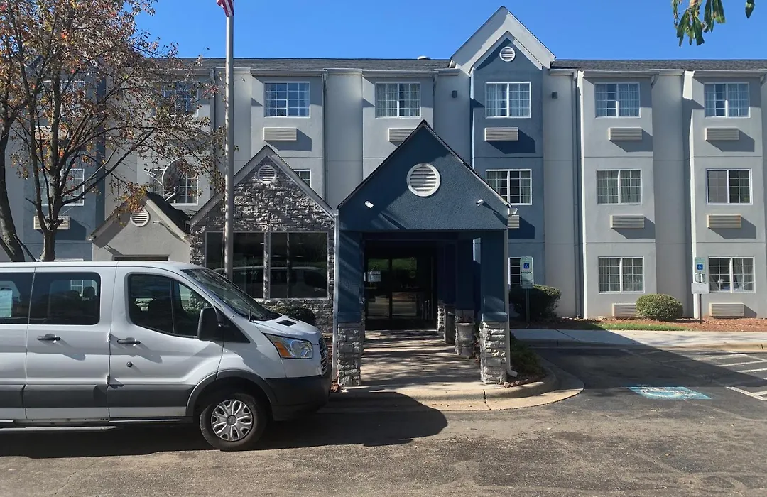 Microtel Inn By Wyndham Charlotte Airport-1