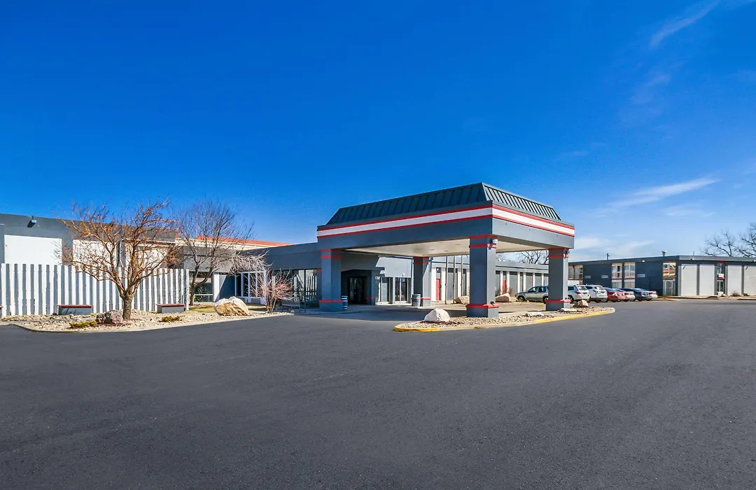 Riverside Hotel & Conference Center-1