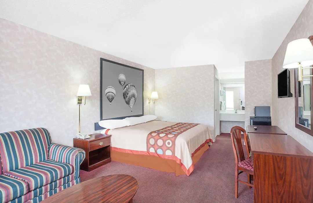 Super 8 By Wyndham Decatur Priceville-1