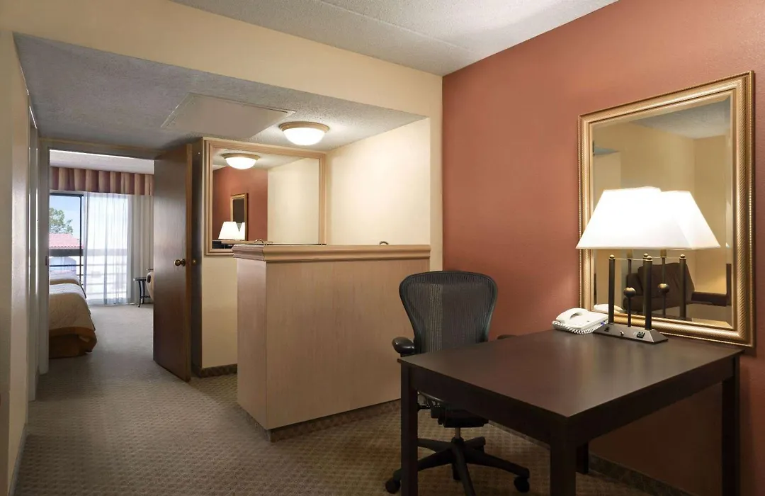 Wyndham El Paso Airport And Water Park-1