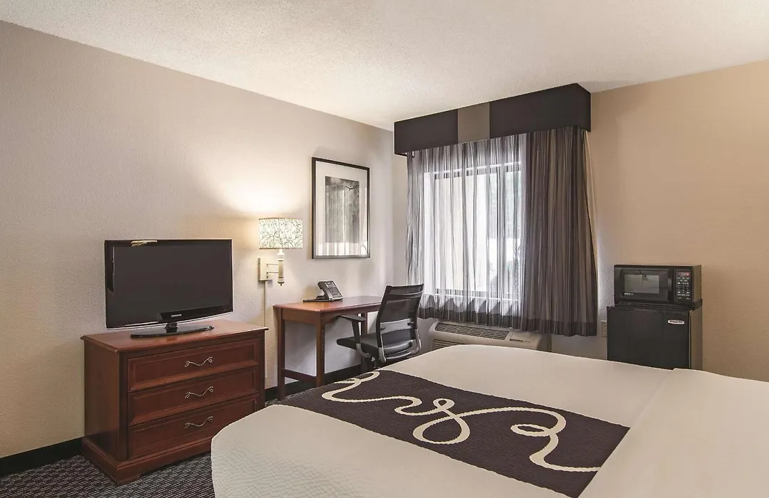 La Quinta By Wyndham Miami Airport East-1