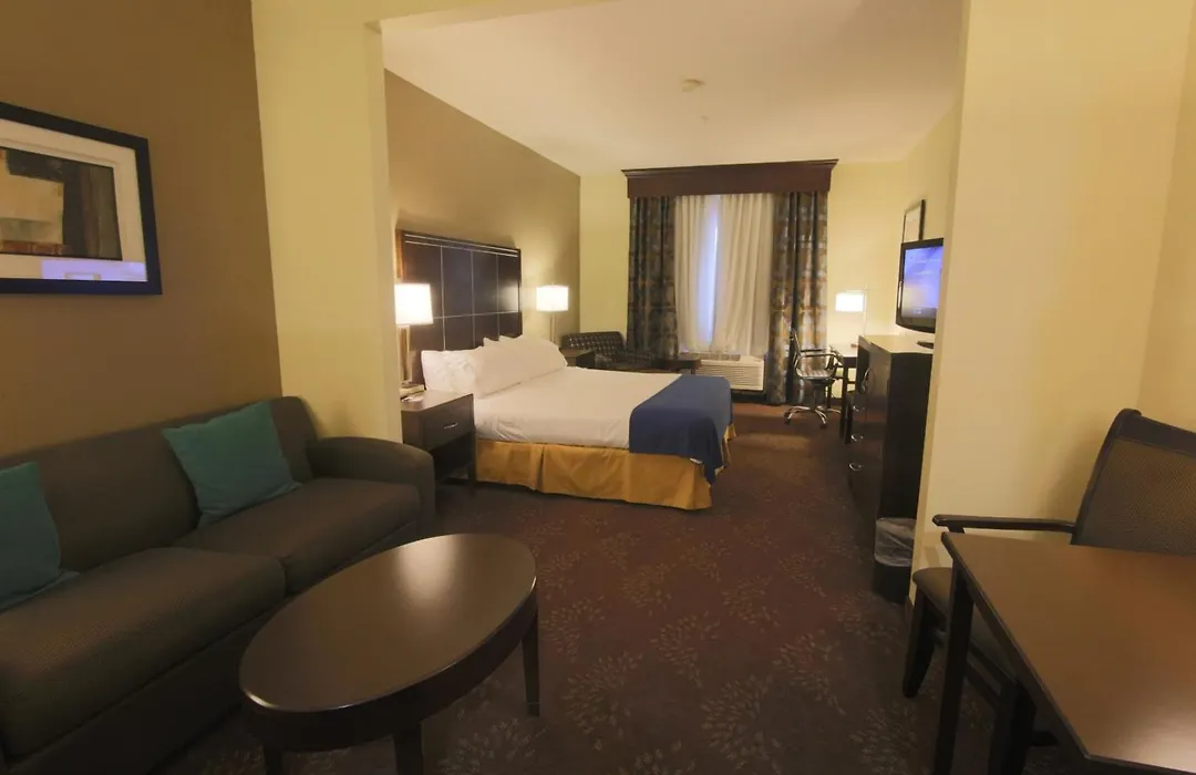 Hampton Inn & Suites Cathedral City-1