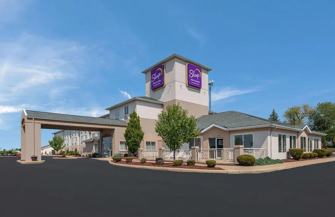 Sleep Inn & Suites Port Clinton-1