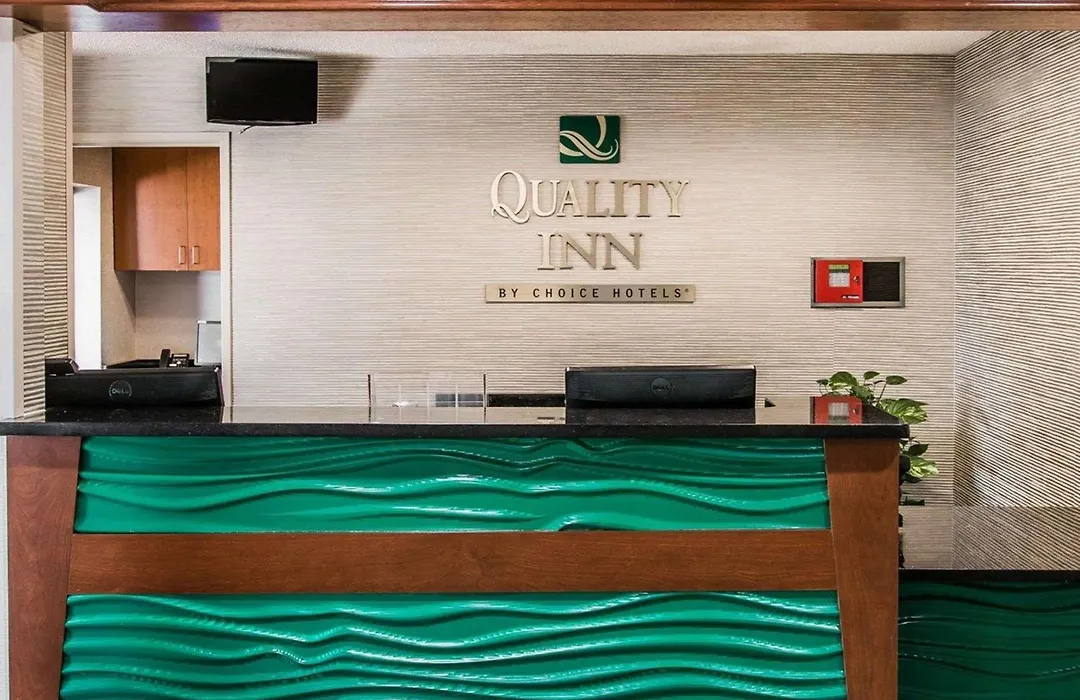 Quality Inn & Suites Warren - Detroit-1