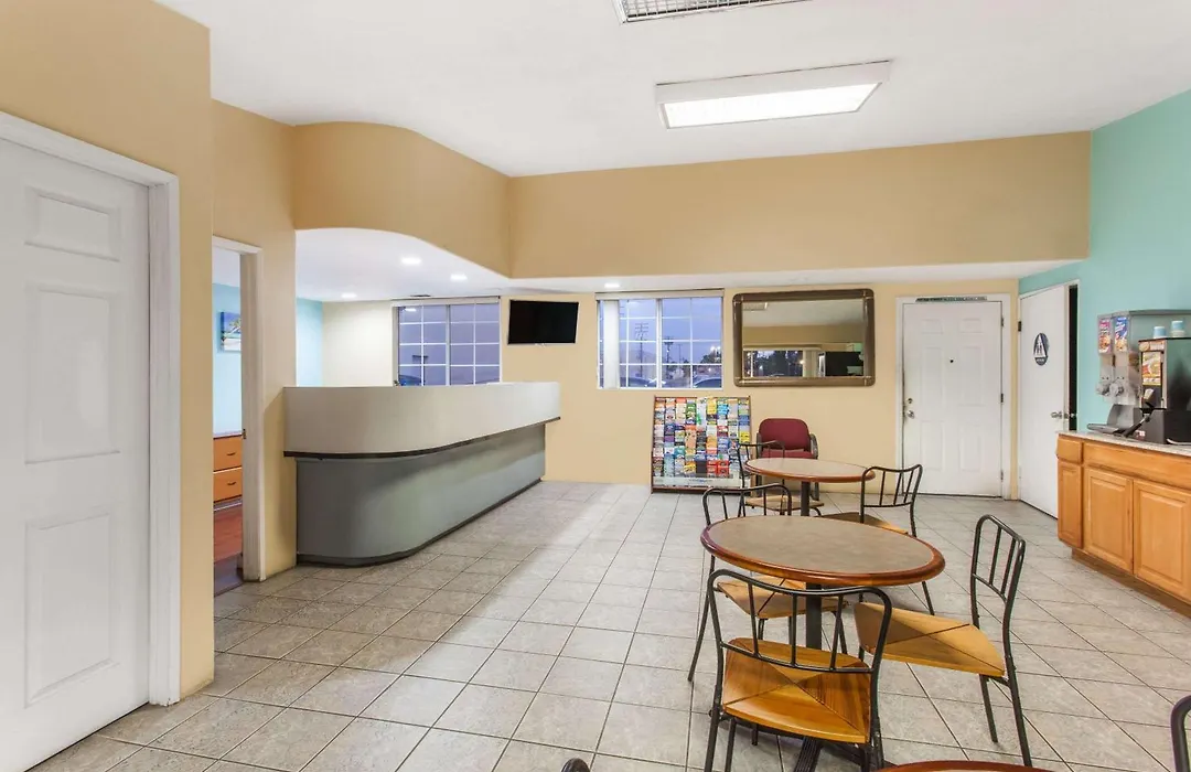 Travelodge By Wyndham San Diego Seaworld-1