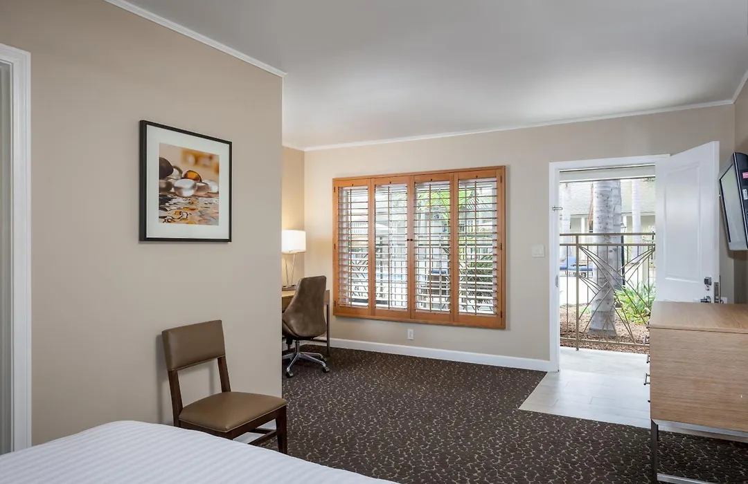Holiday Inn Express And Suites La Jolla - Windansea Beach, And Ihg Hotel-1