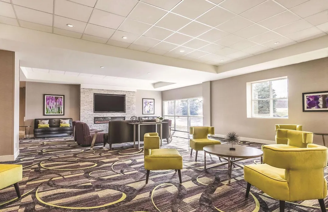 La Quinta By Wyndham Cincinnati Sharonville-1