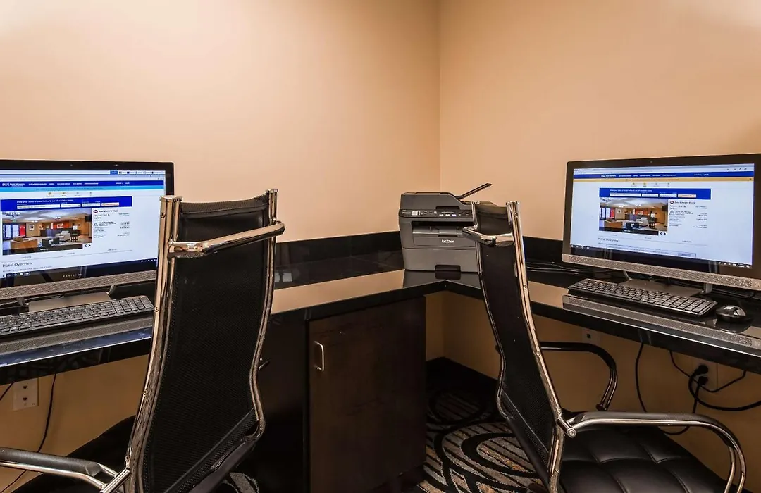 Best Western Plus Airport Inn & Suites-1