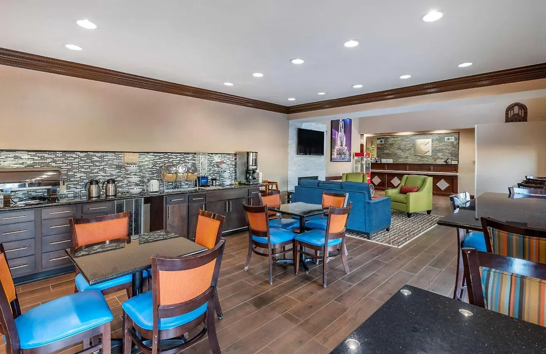 Comfort Inn & Suites Cincinnati Uptown Clifton-1
