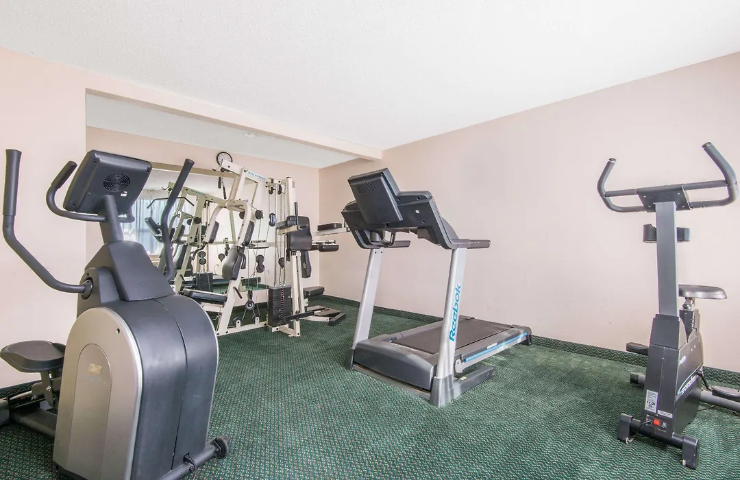 Days Inn & Suites By Wyndham Wichita East-1