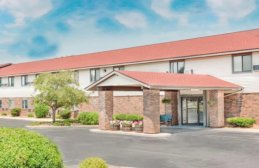 Super 8 By Wyndham Green Bay Near Stadium-1