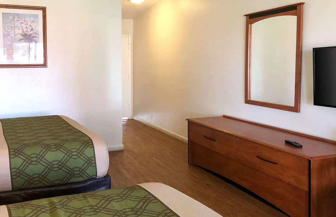 Econo Lodge Inn & Suites Oakland Airport-1