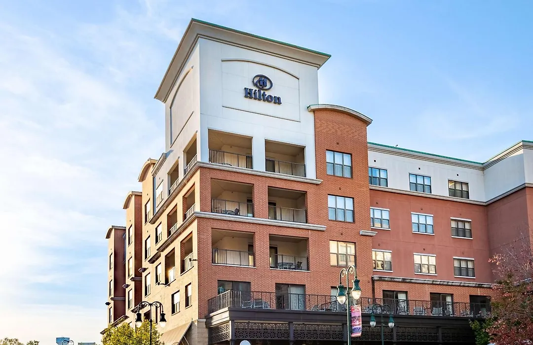 Hilton Promenade Branson Landing-1
