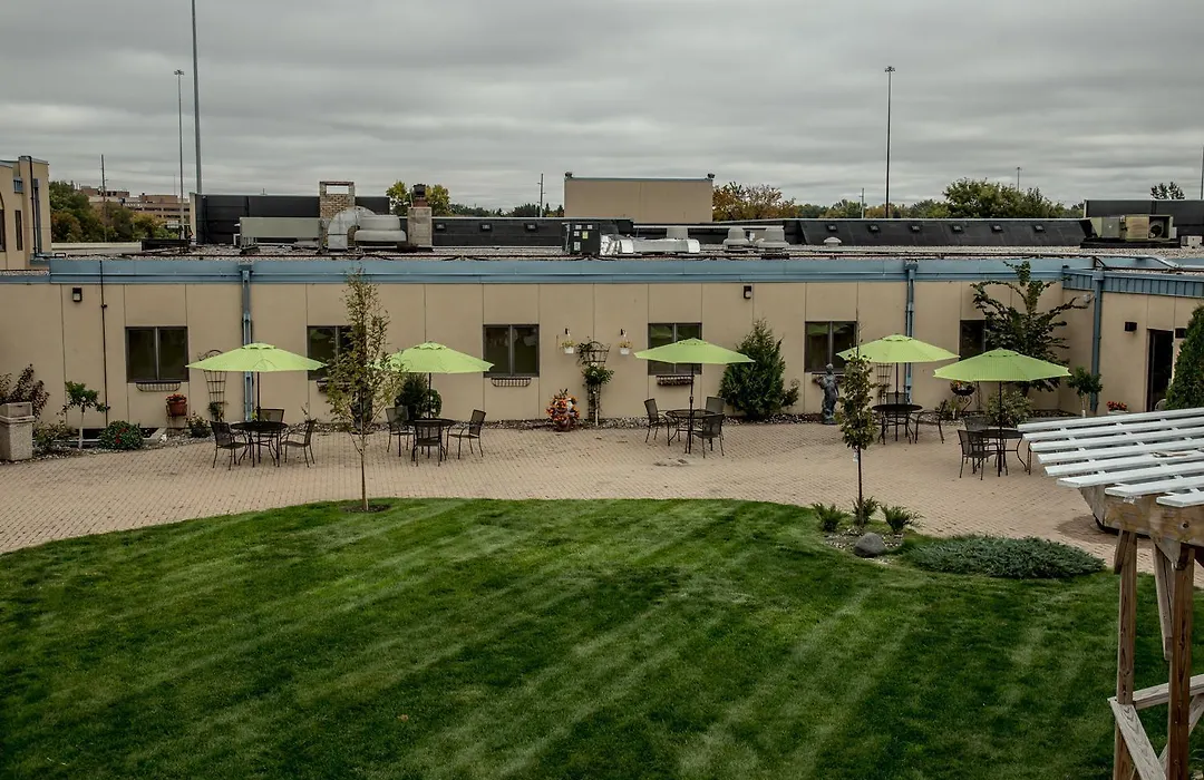Baymont By Wyndham Fargo-1